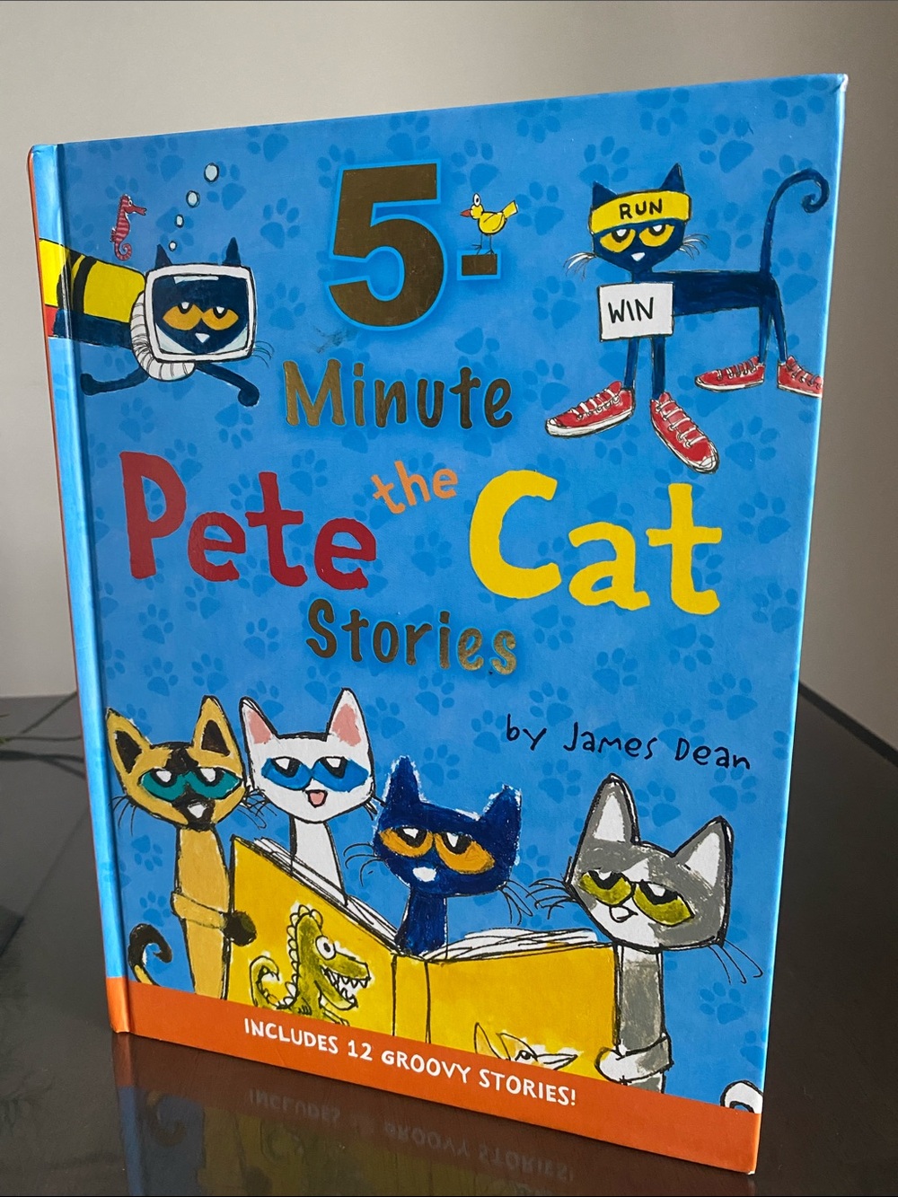 NEW🌈 Pete the Cat 5 Minute Stories Book gifts